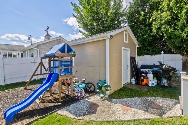 115 Blanchwood Ave, Chicopee, MA 01013