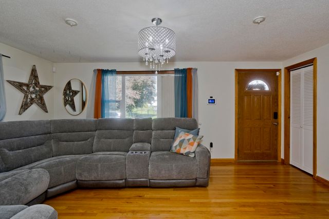 115 Blanchwood Ave, Chicopee, MA 01013