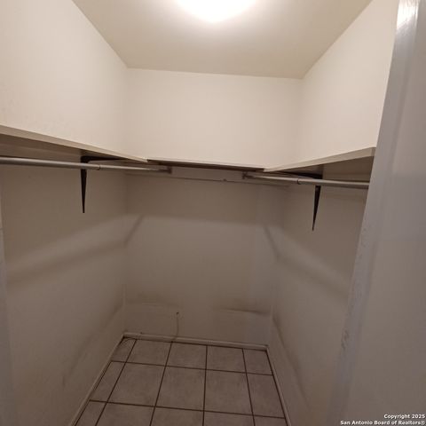 215 W Mistletoe Ave Apt A, San Antonio, TX 78212