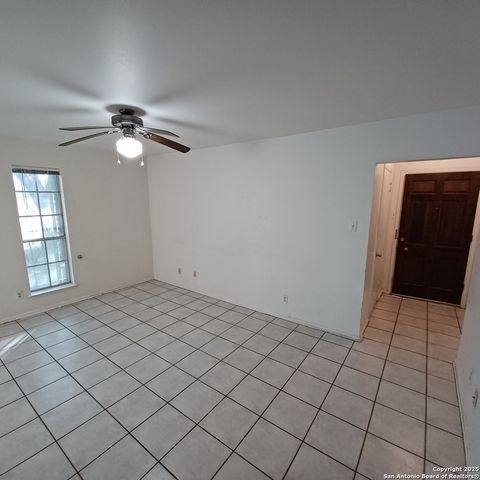 215 W Mistletoe Ave Apt A, San Antonio, TX 78212