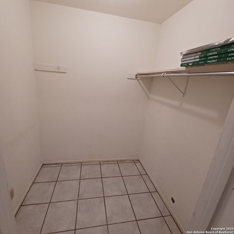 215 W Mistletoe Ave Apt A, San Antonio, TX 78212