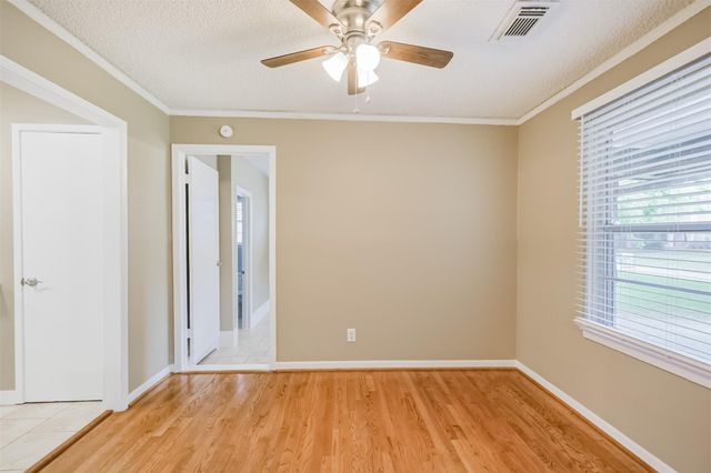 4613 Braeburn Drive, Bellaire, TX 77401