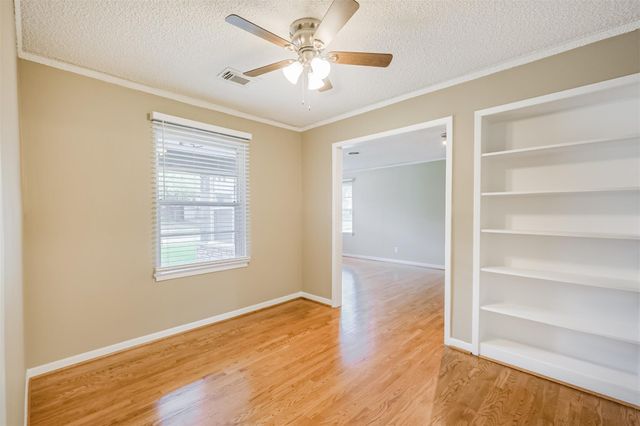 4613 Braeburn Drive, Bellaire, TX 77401