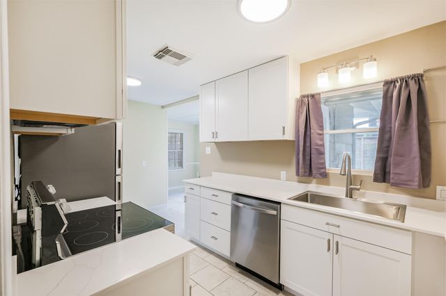 4613 Braeburn Drive, Bellaire, TX 77401