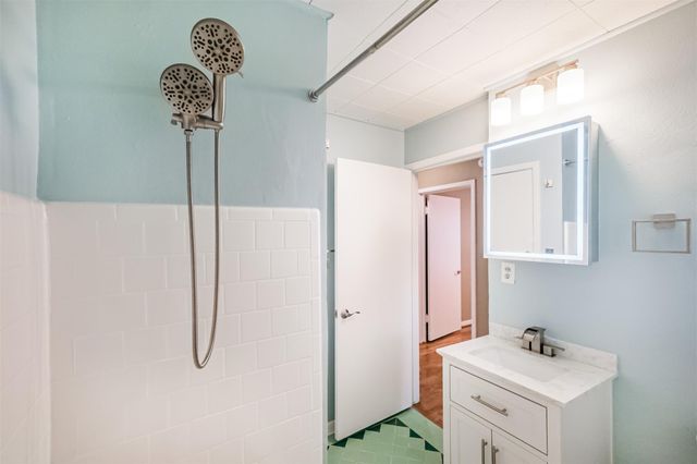 4613 Braeburn Drive, Bellaire, TX 77401