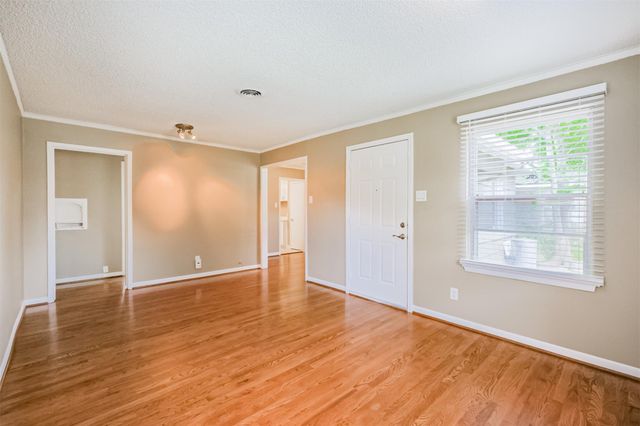 4613 Braeburn Drive, Bellaire, TX 77401