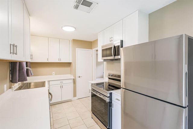 4613 Braeburn Drive, Bellaire, TX 77401