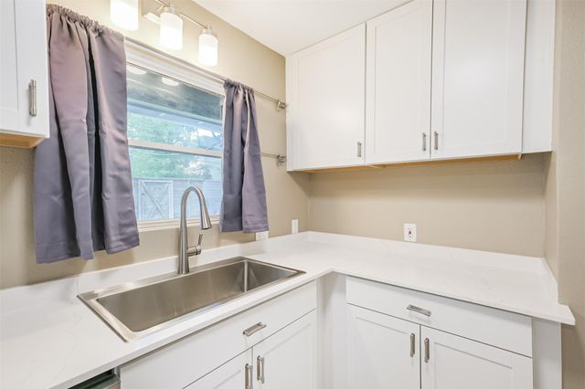 4613 Braeburn Drive, Bellaire, TX 77401