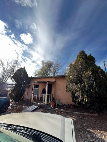 17 County Rd. 144, Alcalde, NM 87511