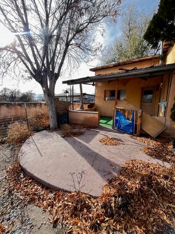 17 County Rd. 144, Alcalde, NM 87511