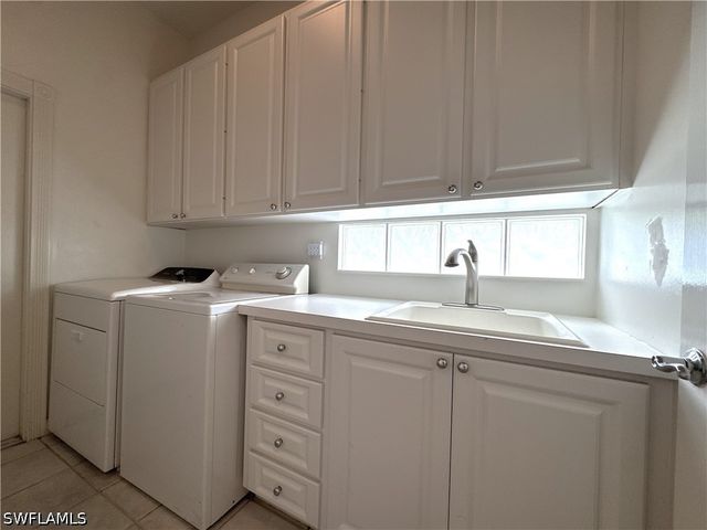 4402 Novato CT, Naples, FL 34109
