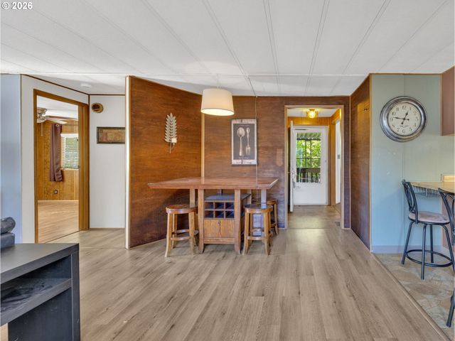 21100 Ne SANDY Blvd 62, Fairview, OR 97024