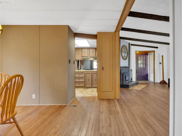 21100 Ne SANDY Blvd 62, Fairview, OR 97024