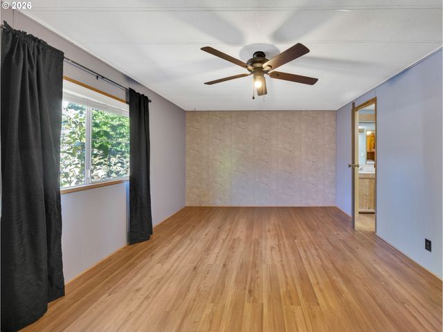 21100 Ne SANDY Blvd 62, Fairview, OR 97024