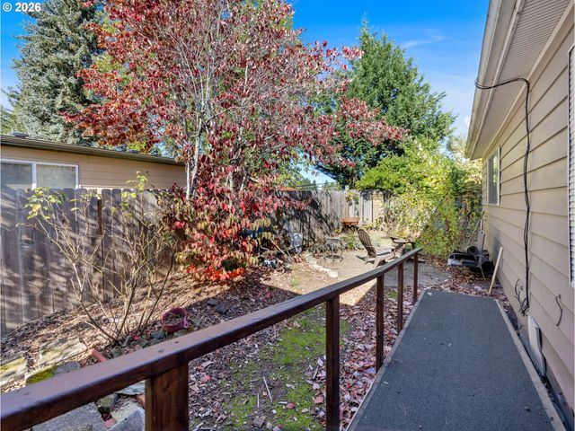 21100 Ne SANDY Blvd 62, Fairview, OR 97024