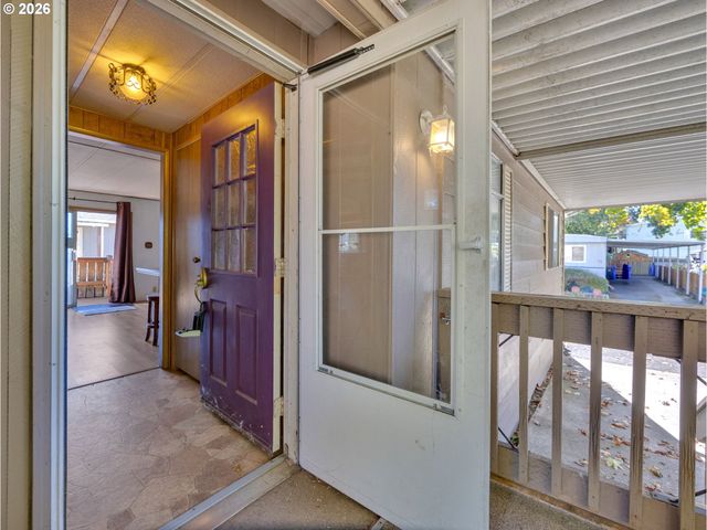 21100 Ne SANDY Blvd 62, Fairview, OR 97024