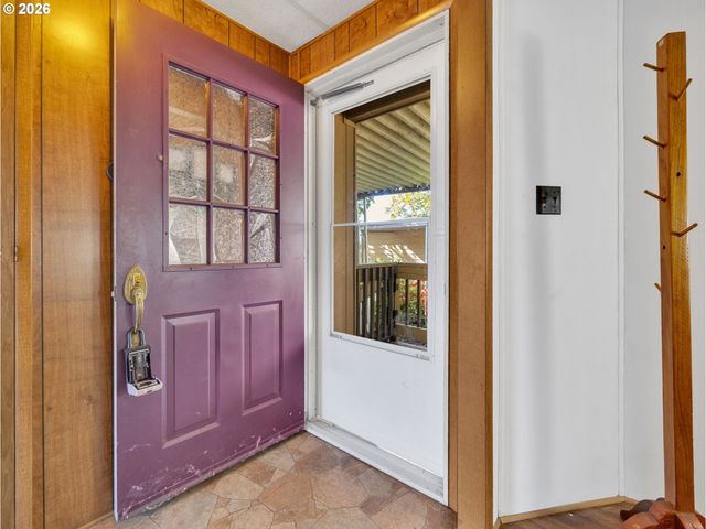 21100 Ne SANDY Blvd 62, Fairview, OR 97024