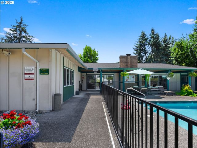 21100 Ne SANDY Blvd 62, Fairview, OR 97024