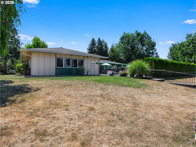 21100 Ne SANDY Blvd 62, Fairview, OR 97024