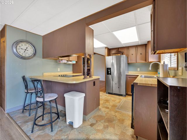 21100 Ne SANDY Blvd 62, Fairview, OR 97024