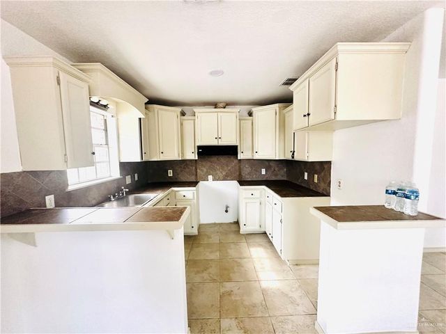 2804 Gumwood Avenue, Mcallen, TX 78501