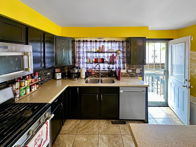 74 Frances Lane, Chicago Heights, IL 60411