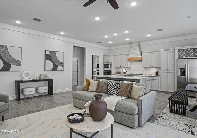 13054 EMMAROSE Way, El Paso, TX 79928