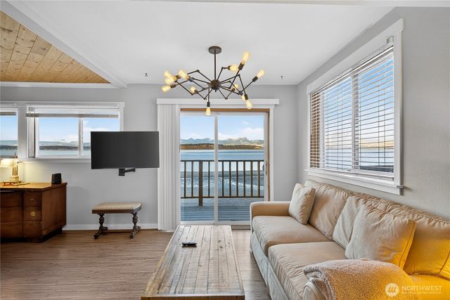 5972 Hastings Road, Clinton, WA 98236