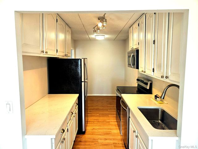 35 Park Avenue 4S, Suffern, NY 10901