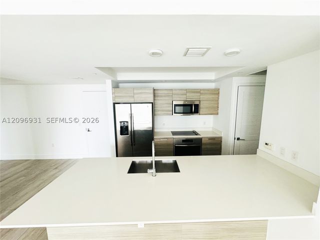 121 NE 34th St 2302, Miami, FL 33137