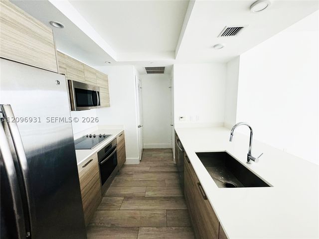 121 NE 34th St 2302, Miami, FL 33137