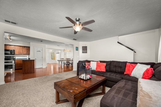 4906 Laura Jeanne Blvd, Murfreesboro, TN 37129