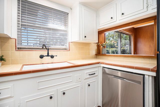 6325 Rowan Lane, Houston, TX 77074