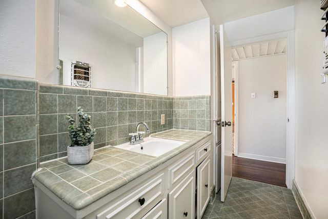 6325 Rowan Lane, Houston, TX 77074