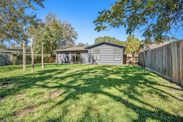 6325 Rowan Lane, Houston, TX 77074