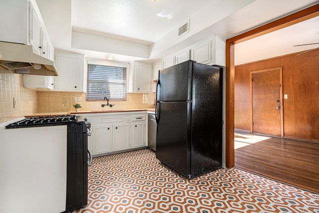 6325 Rowan Lane, Houston, TX 77074