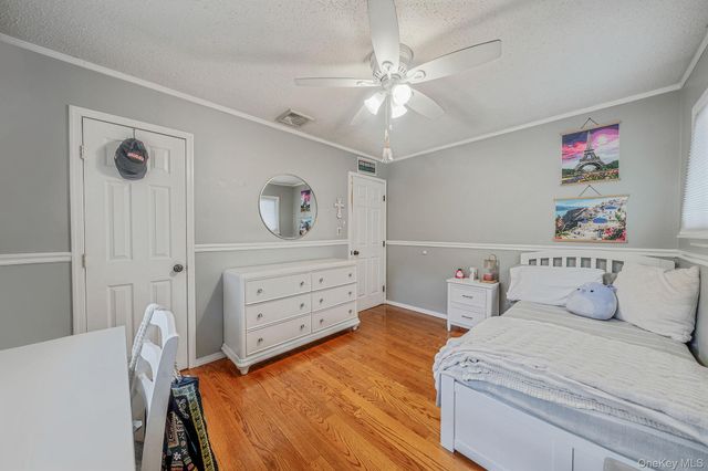 6 Warbler Lane, Commack, NY 11725