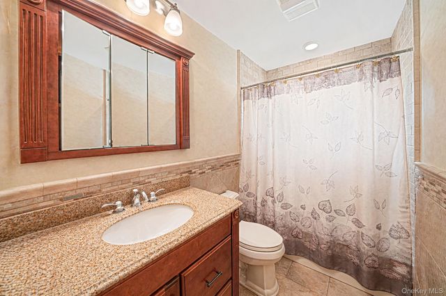 6 Warbler Lane, Commack, NY 11725