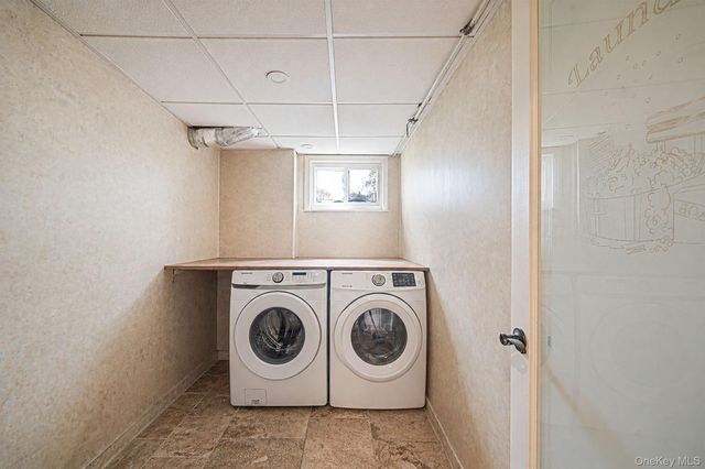 6 Warbler Lane, Commack, NY 11725