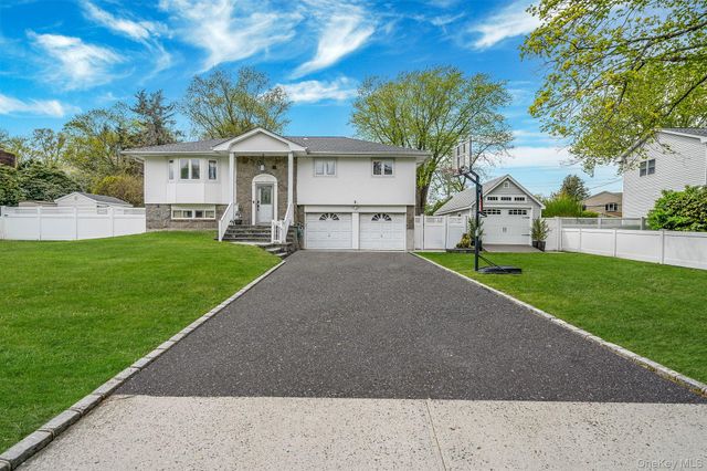 6 Warbler Lane, Commack, NY 11725