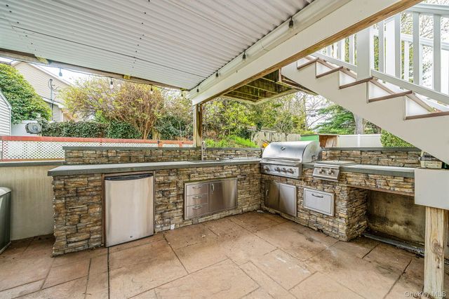 6 Warbler Lane, Commack, NY 11725