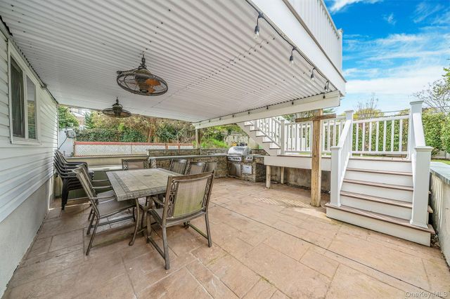 6 Warbler Lane, Commack, NY 11725