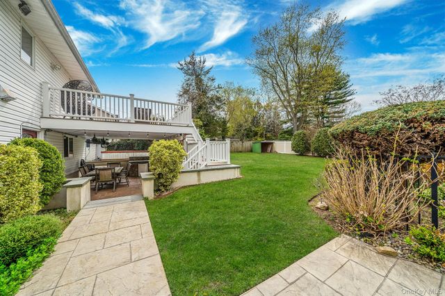 6 Warbler Lane, Commack, NY 11725