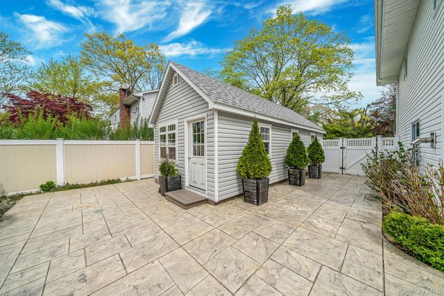 6 Warbler Lane, Commack, NY 11725