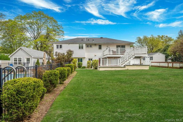 6 Warbler Lane, Commack, NY 11725