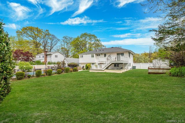 6 Warbler Lane, Commack, NY 11725