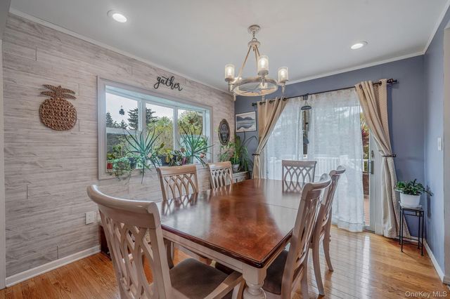 6 Warbler Lane, Commack, NY 11725