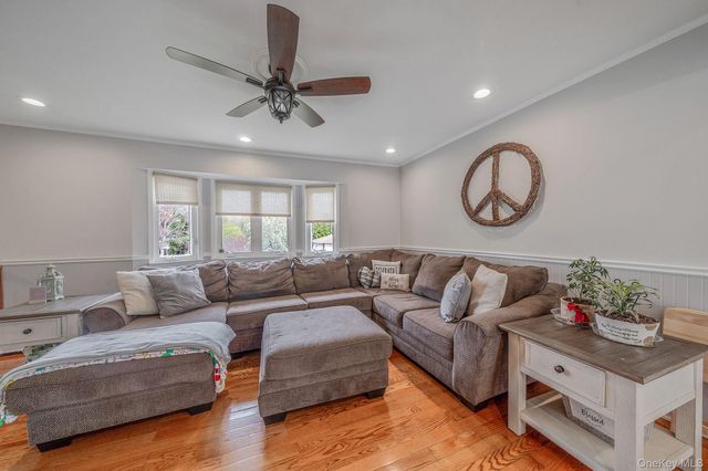 6 Warbler Lane, Commack, NY 11725