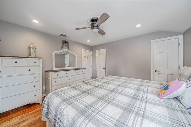 6 Warbler Lane, Commack, NY 11725