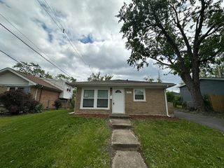 566 Minette Lane, Chicago Heights, IL 60411